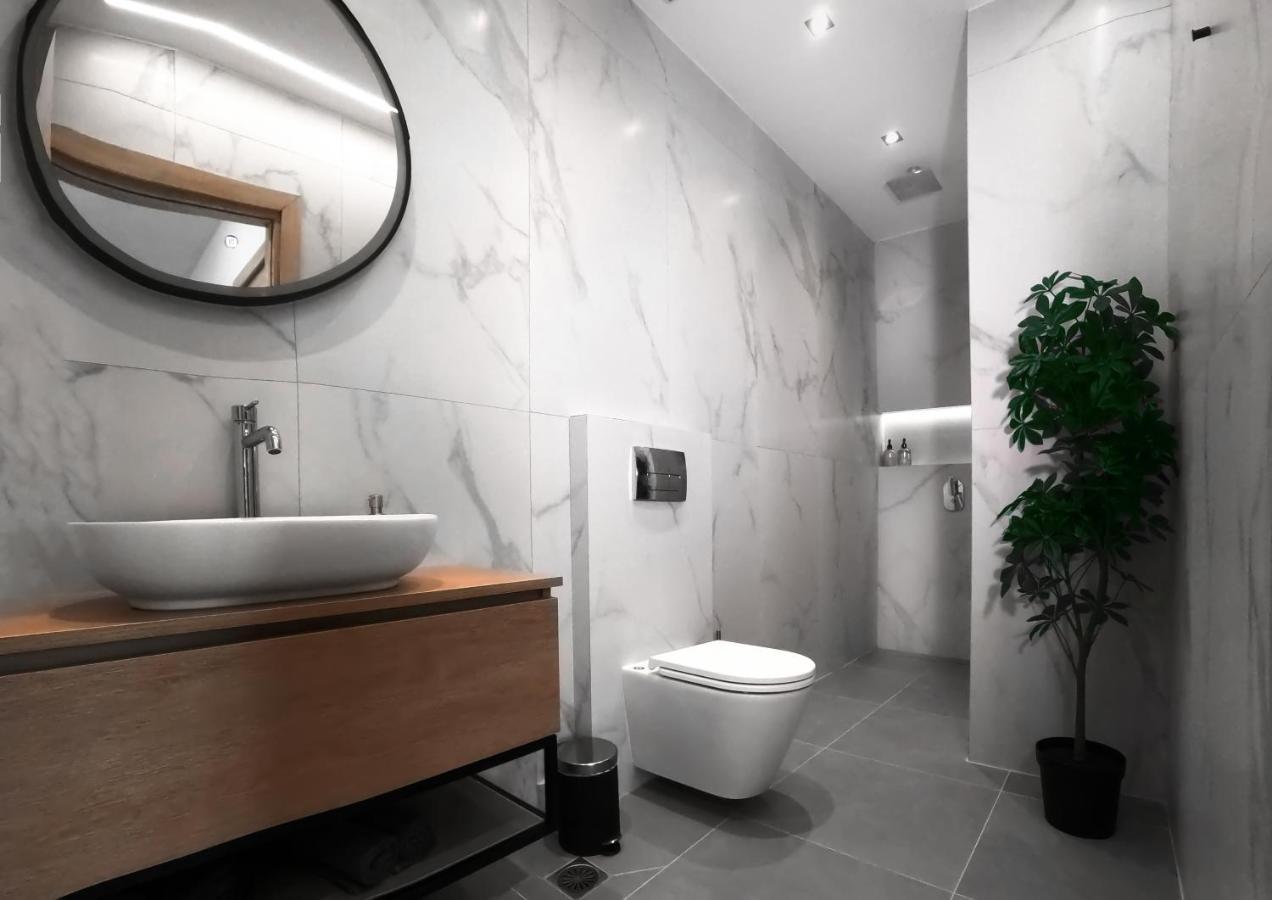 Berries Luxury Apartments Неа Мудания Екстериор снимка