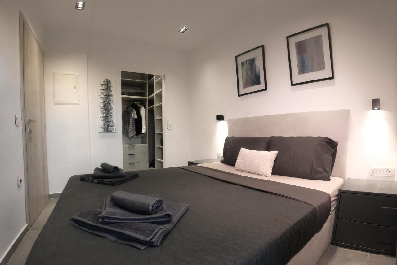 Berries Luxury Apartments Неа Мудания Екстериор снимка
