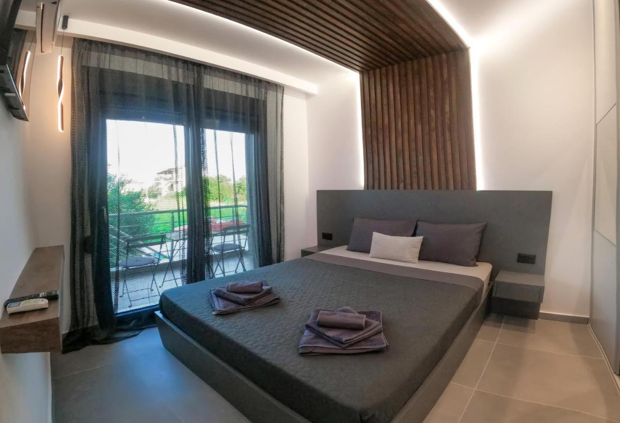 Berries Luxury Apartments Неа Мудания Екстериор снимка
