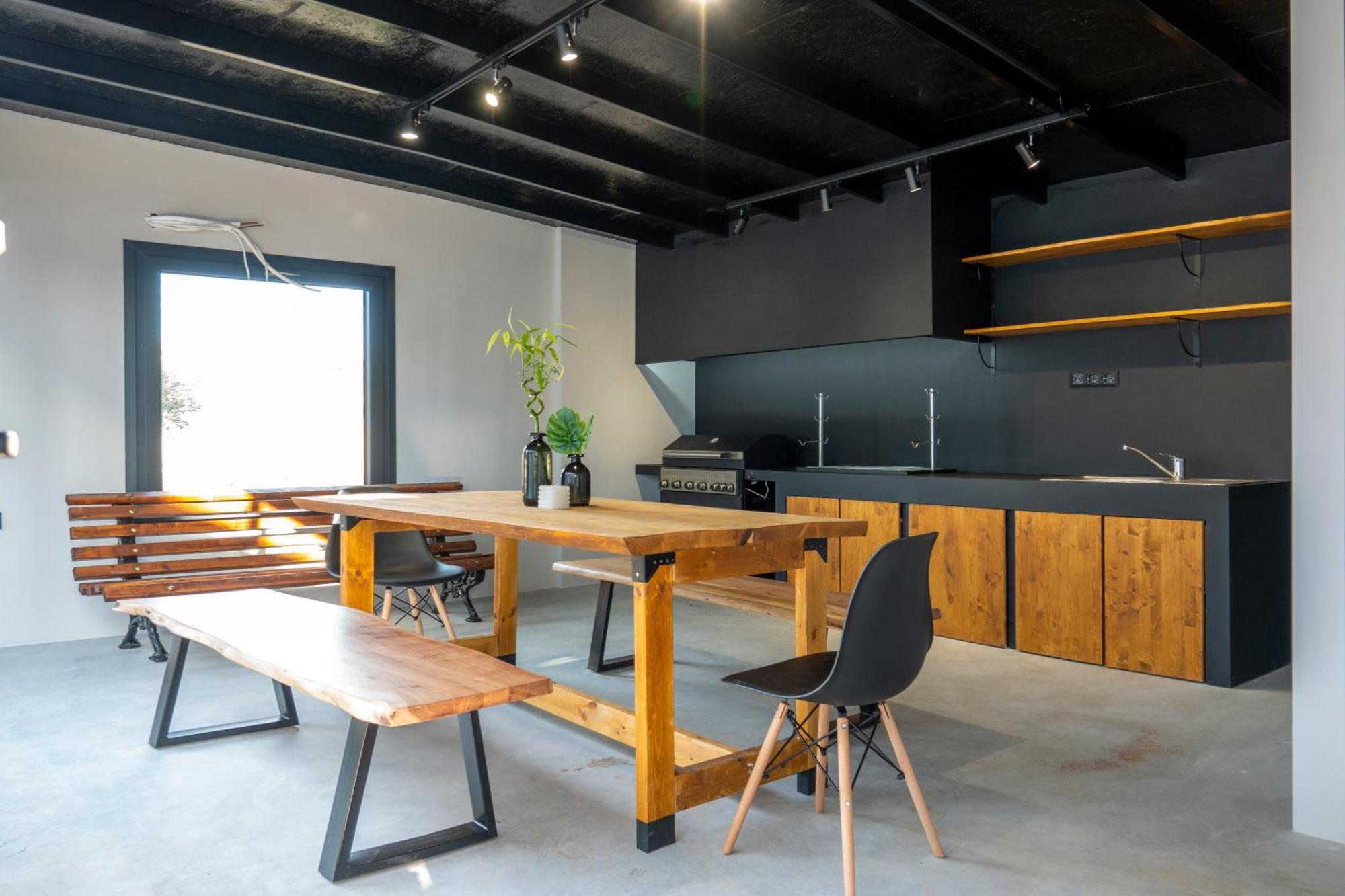 Berries Luxury Apartments Неа Мудания Екстериор снимка