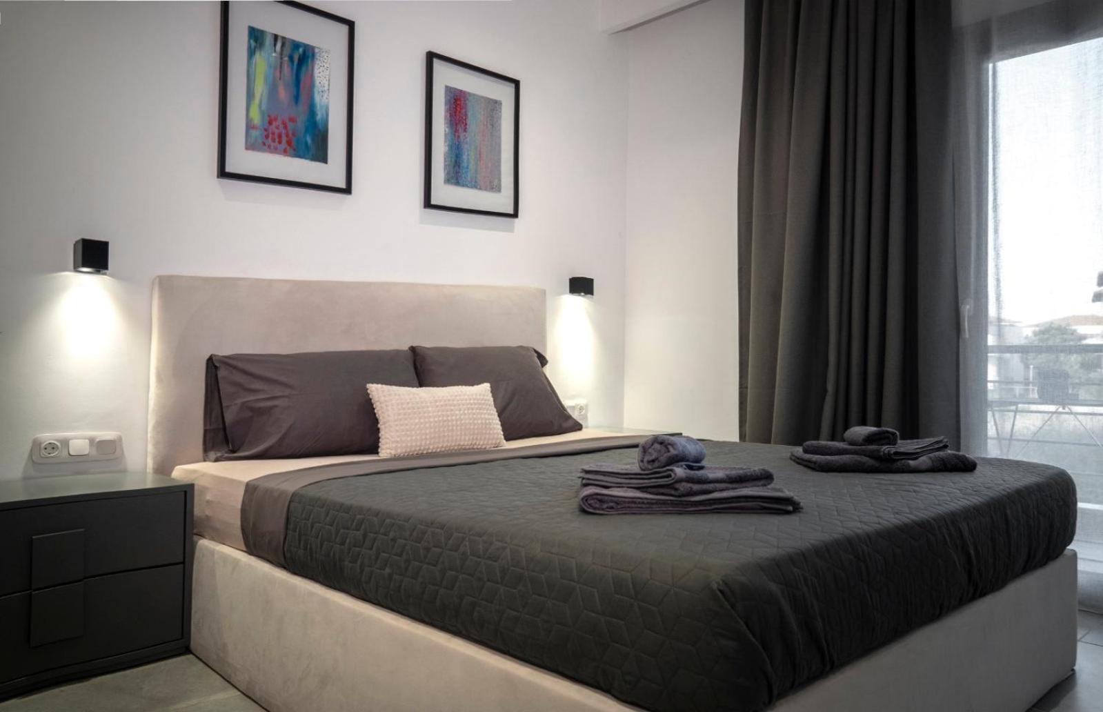 Berries Luxury Apartments Неа Мудания Екстериор снимка