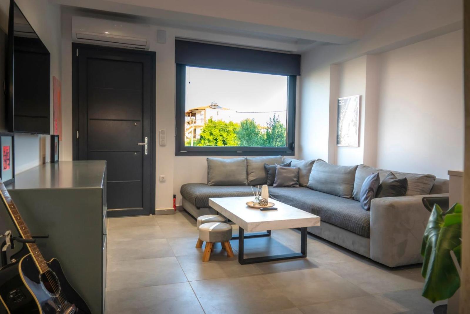 Berries Luxury Apartments Неа Мудания Екстериор снимка